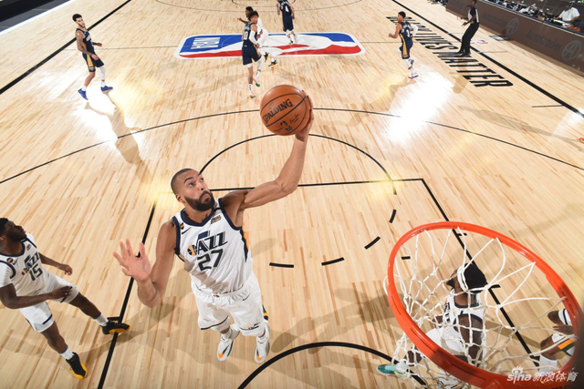 动吸引了众 动吸引了众