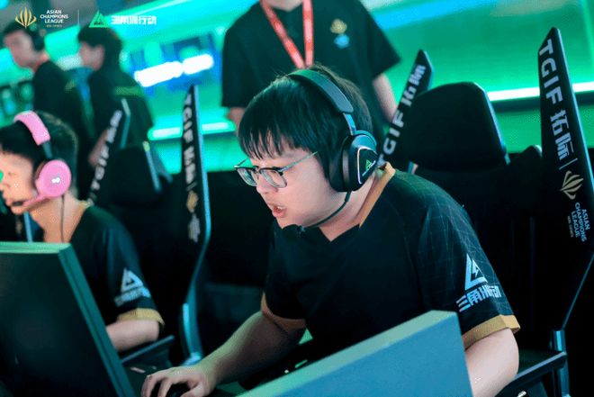 他的执教履 他的执教履