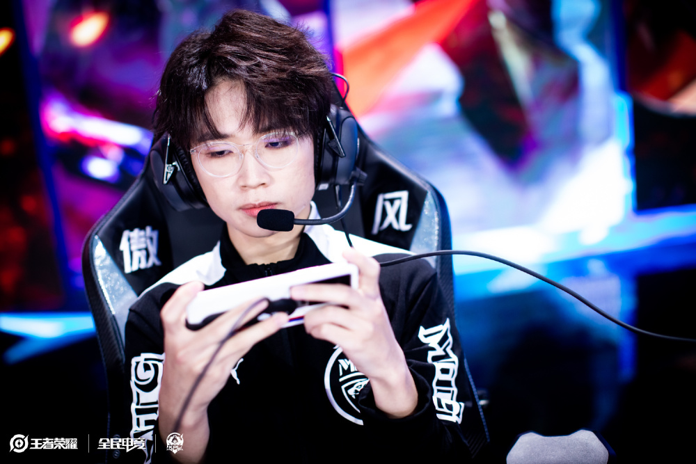 他在场上的 他在场上的